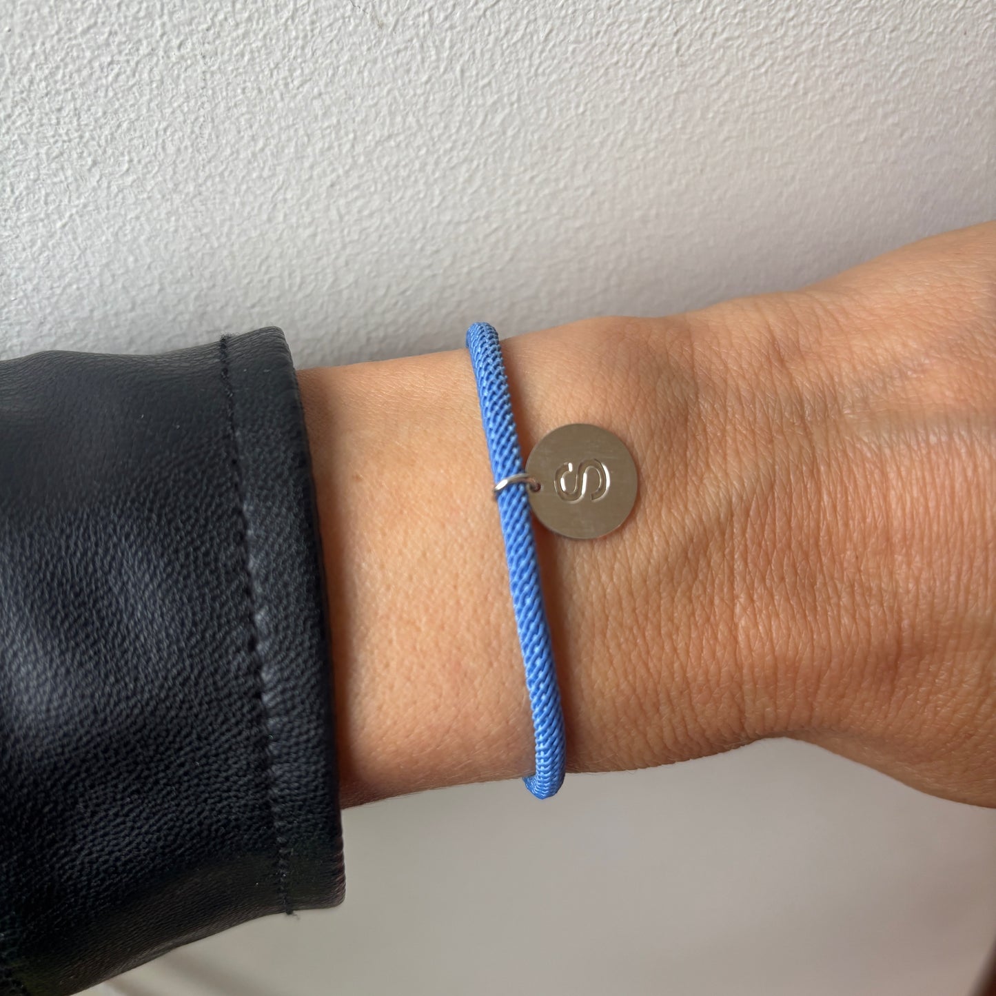 PULSERA COLORS LETRA - BAÑADO EN PLATA