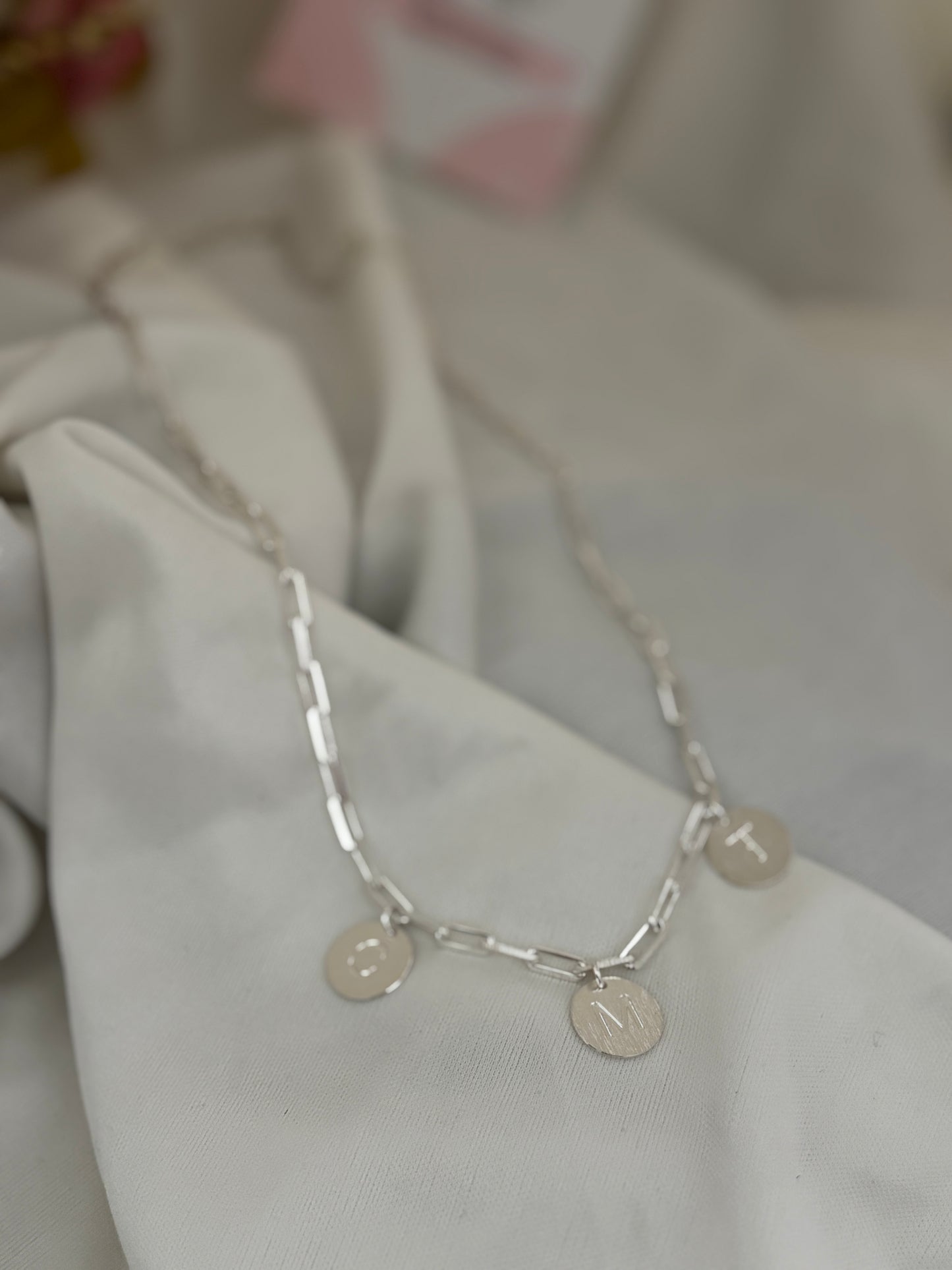 COLLAR LETRA PERSONALIZADA - BAÑADO EN PLATA