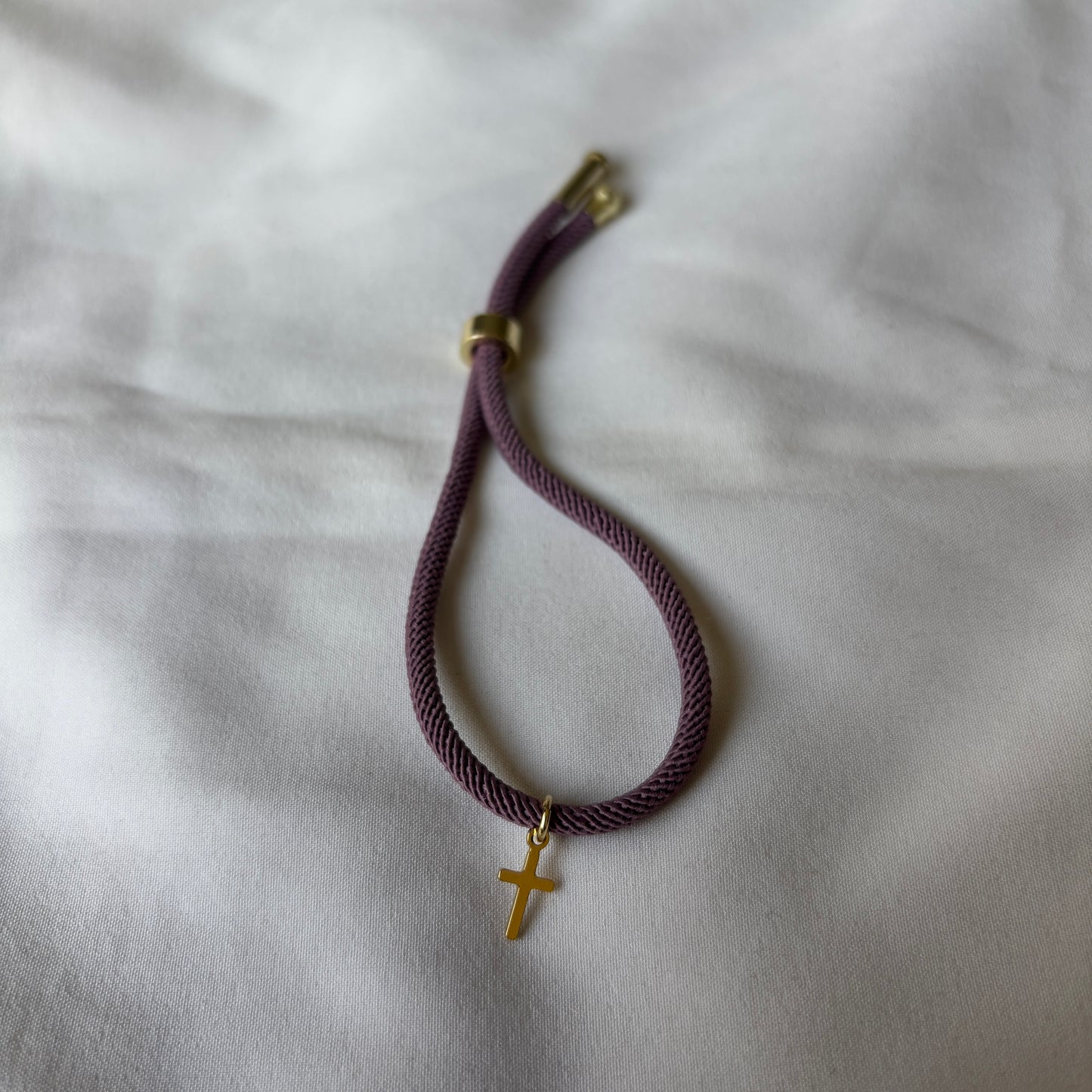 PULSERA COLORS CRUZ - BAÑADO EN ORO