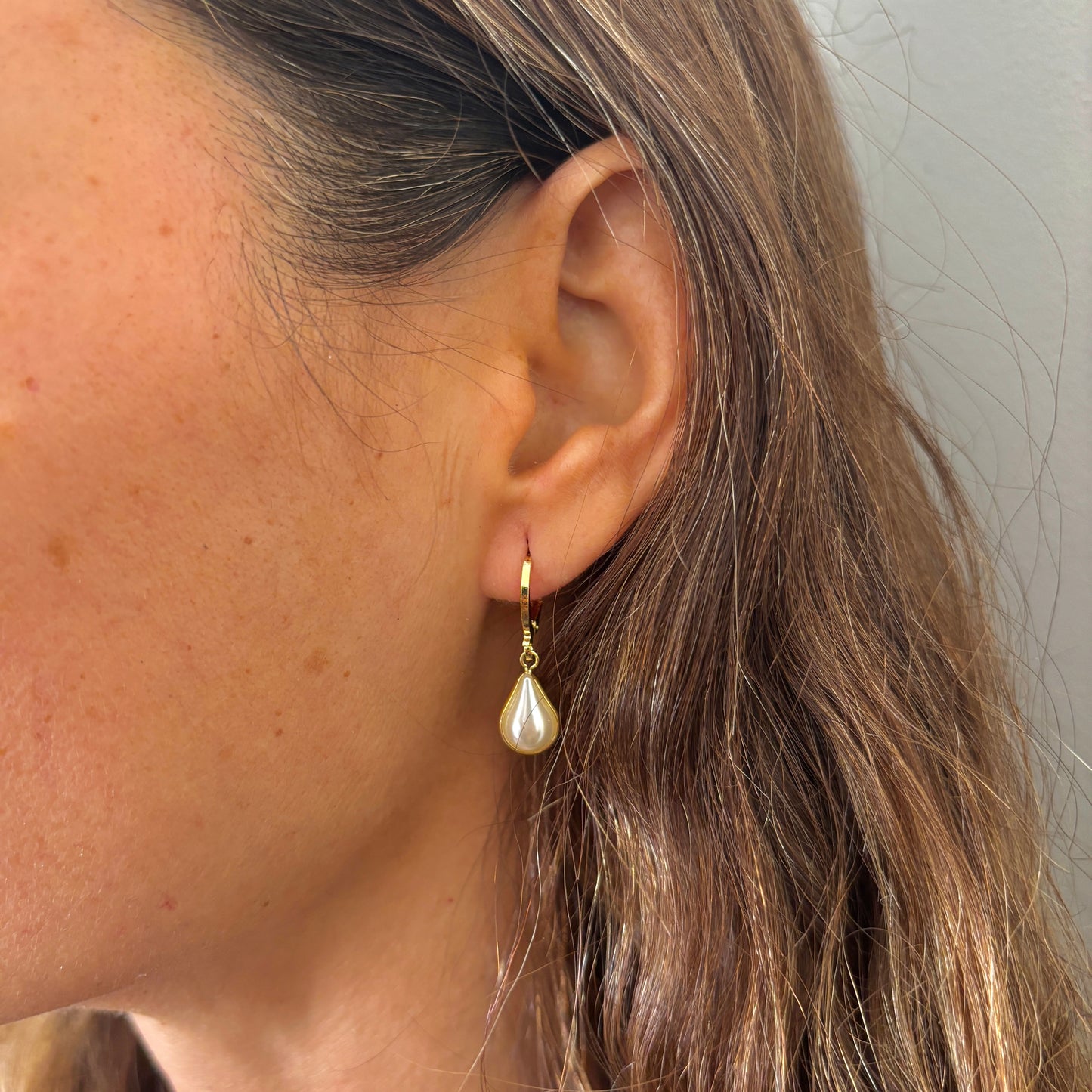 AROS DROP PERLA- BAÑADO EN ORO