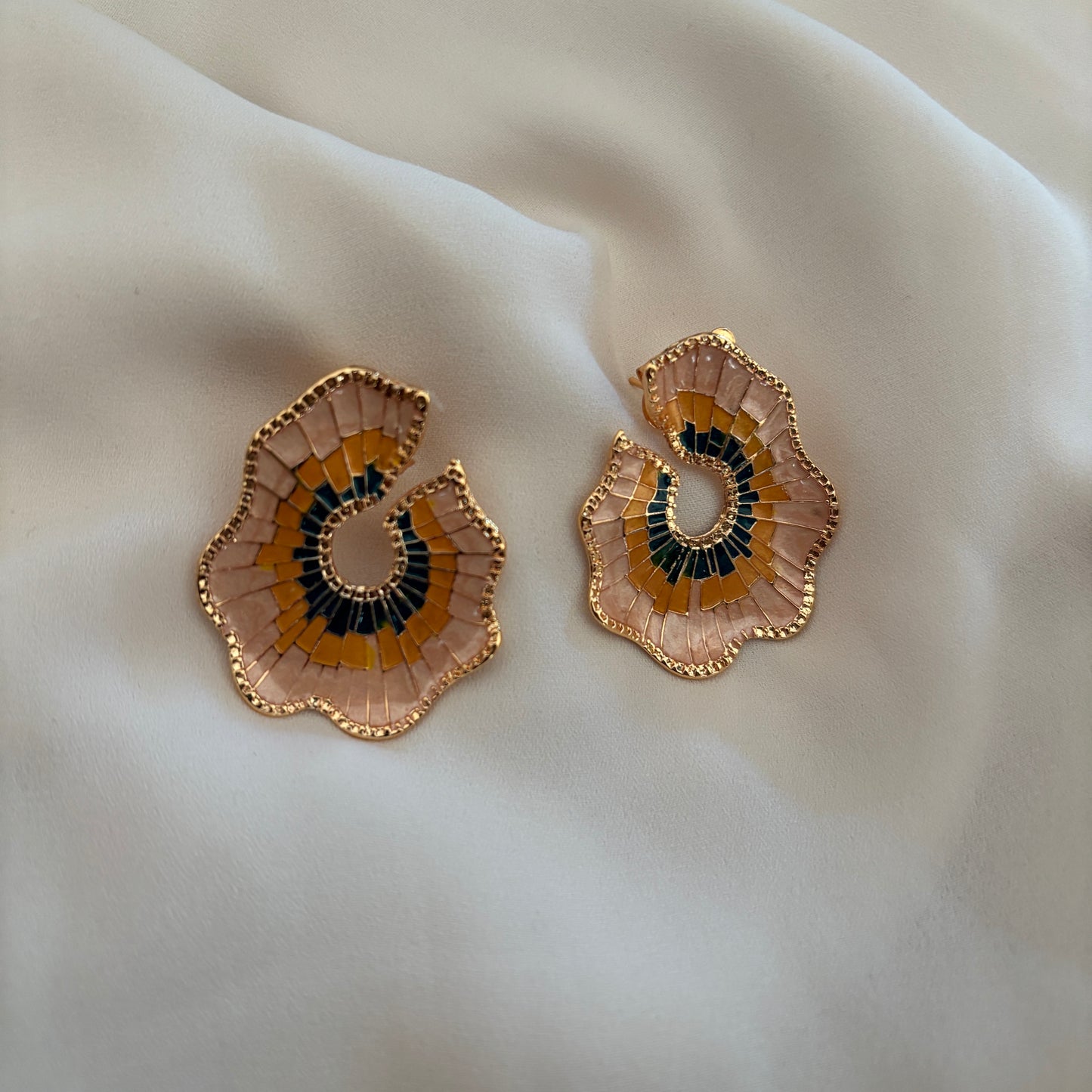 AROS LIRIO AMARILLO - BAÑADO EN ORO