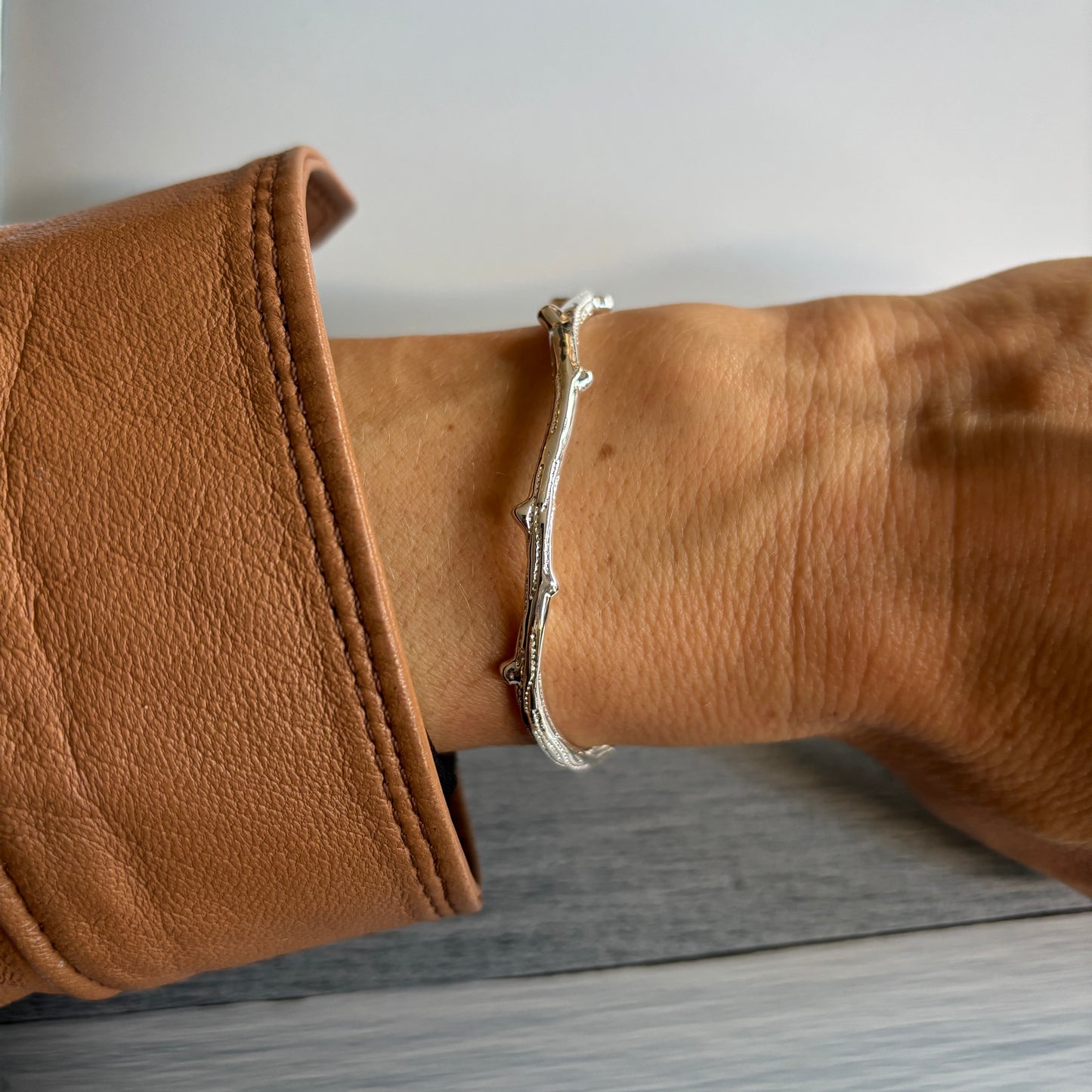 PULSERA ESCLAVA MAGNOLIA - BAÑADO EN PLATA