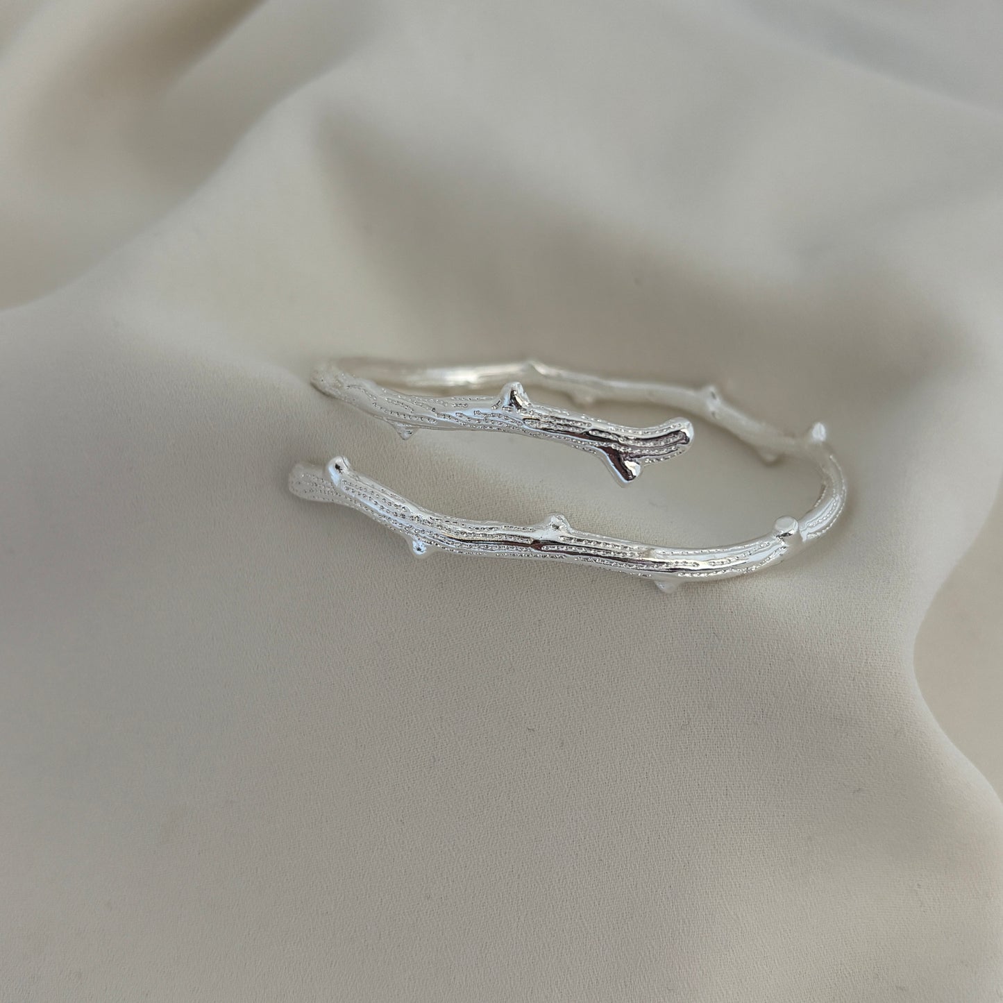 PULSERA ESCLAVA MAGNOLIA - BAÑADO EN PLATA
