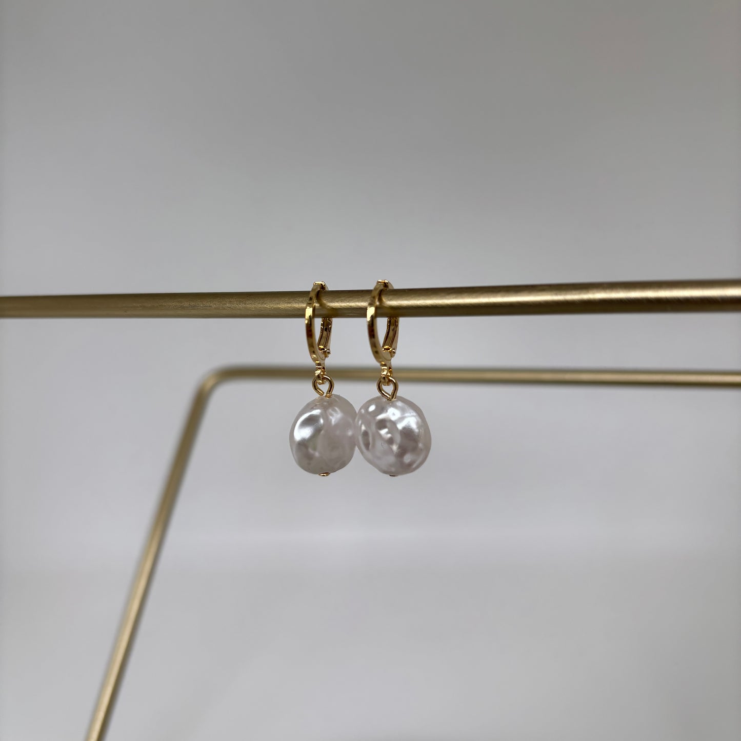 AROS ARGOLLAS PERLA- BAÑADO EN ORO