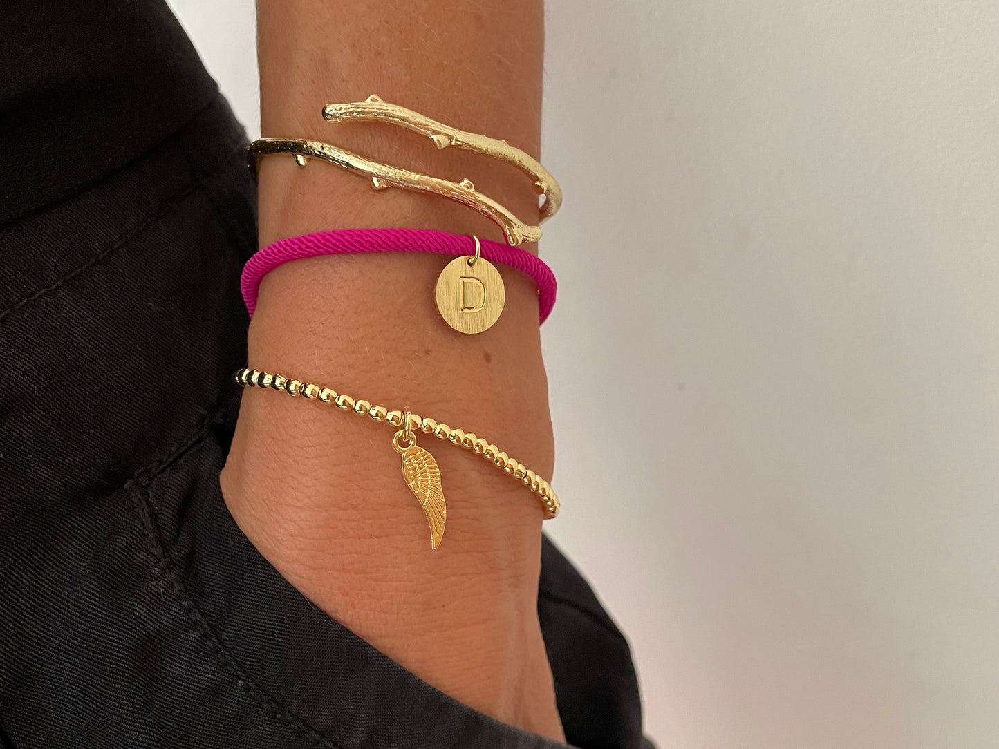 PULSERA COLORS LETRA - BAÑADO EN ORO