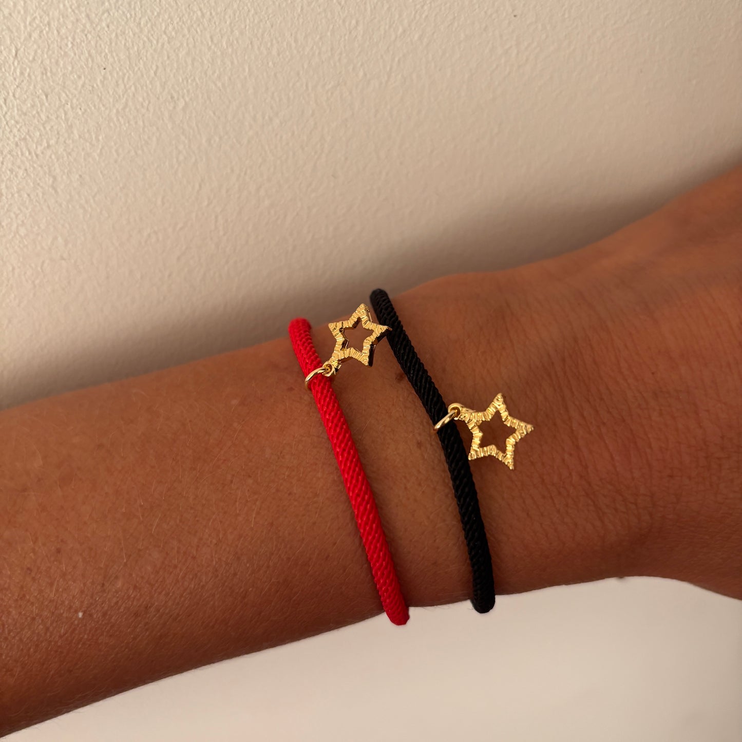 PULSERA COLORS ESTRELLA - BAÑADO EN ORO