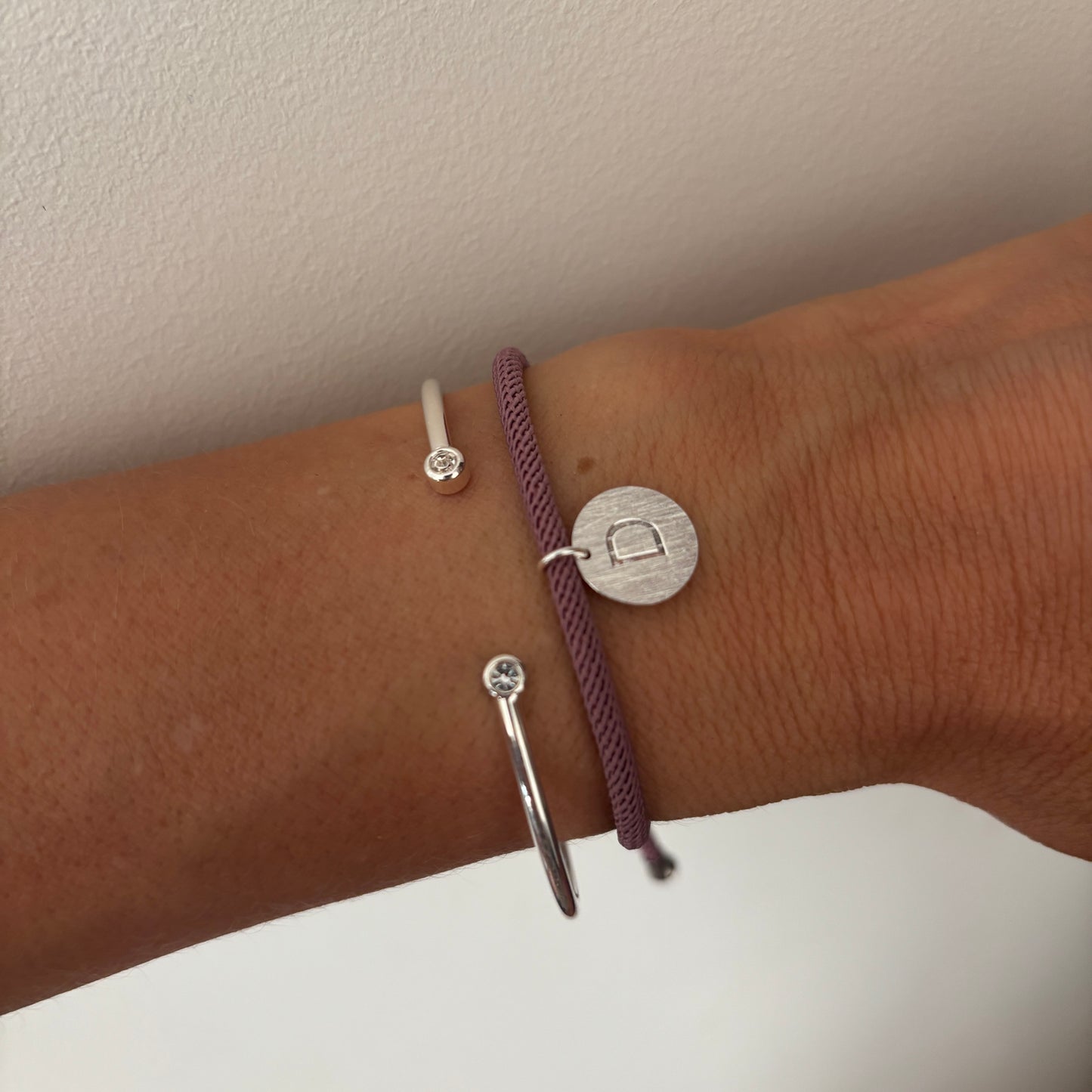 PULSERA COLORS LETRA - BAÑADO EN PLATA