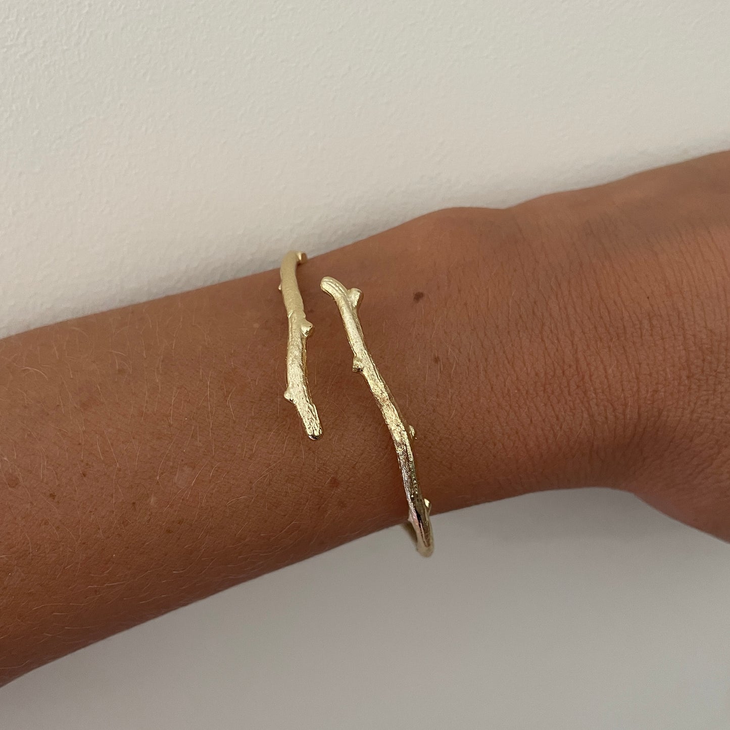 PULSERA ESCLAVA MAGNOLIA - BAÑADO EN ORO