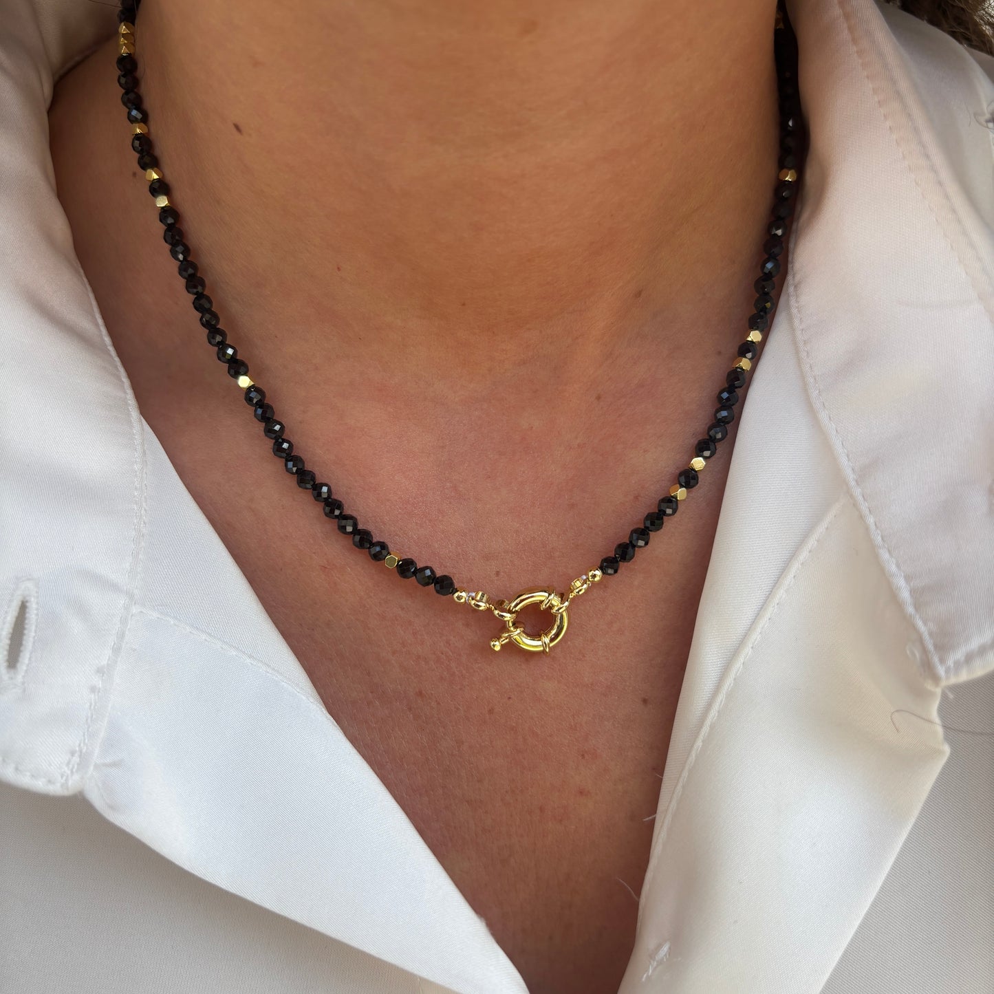 COLLAR ONIX - BAÑADO EN ORO