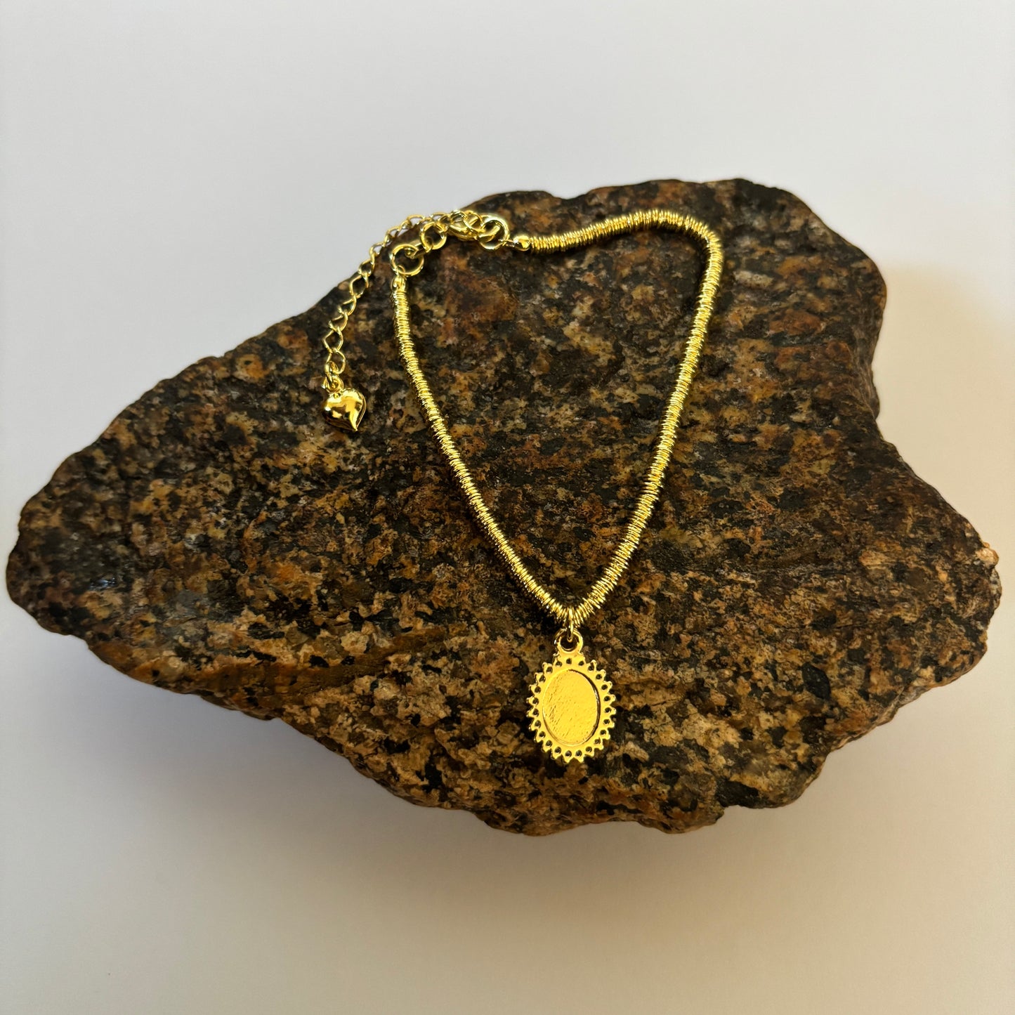 PULSERA VIRGEN DE LOS RAYOS CIRCONES  - BAÑADO EN ORO