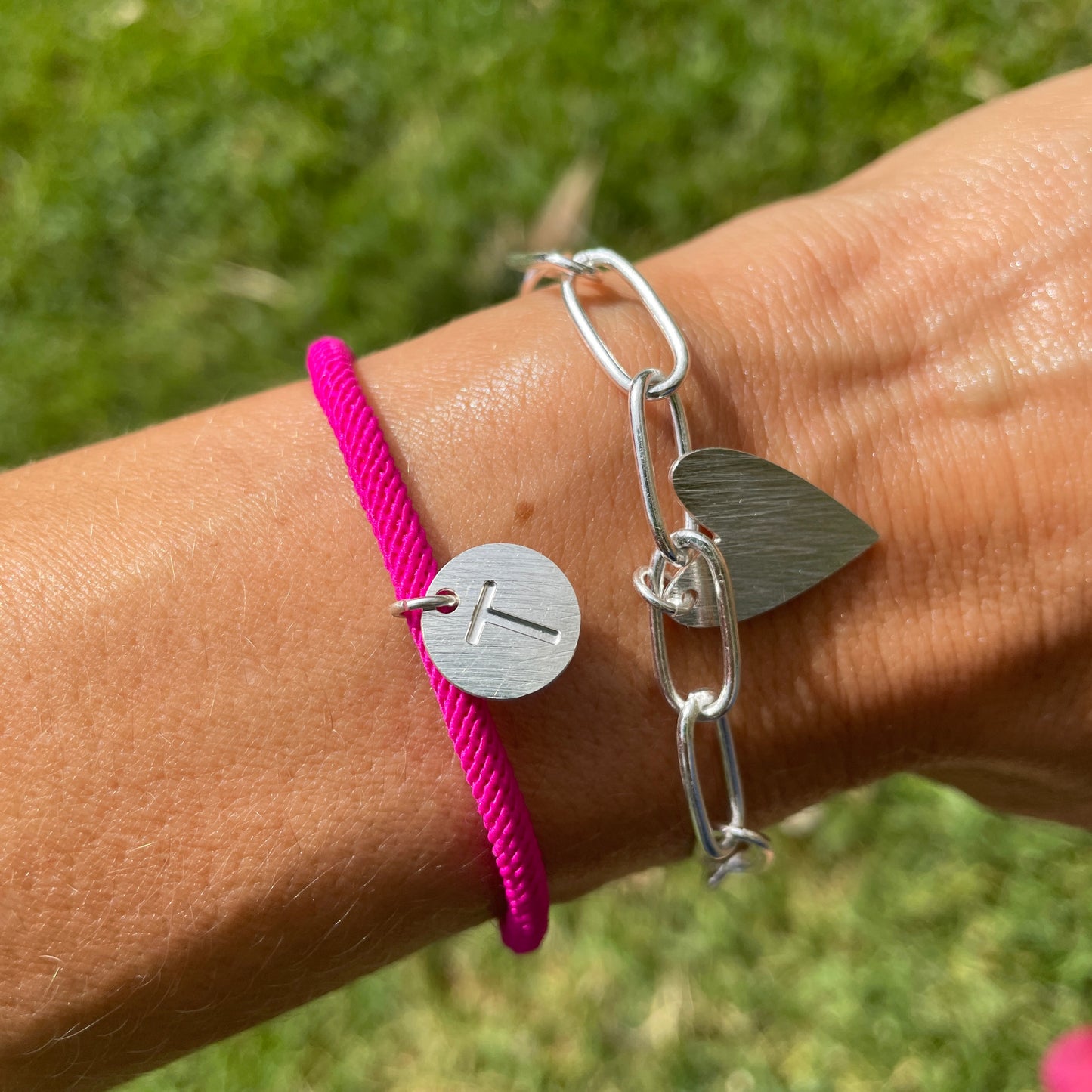 PULSERA COLORS LETRA - BAÑADO EN PLATA