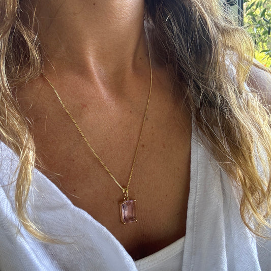 COLLAR ROSA - BAÑADO EN ORO