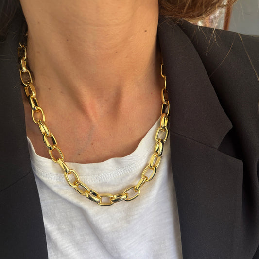 COLLAR CÉLINE - BAÑADO EN ORO