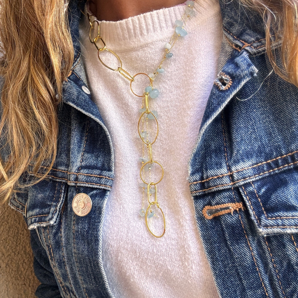 COLLAR CELESTE - BAÑADO EN ORO