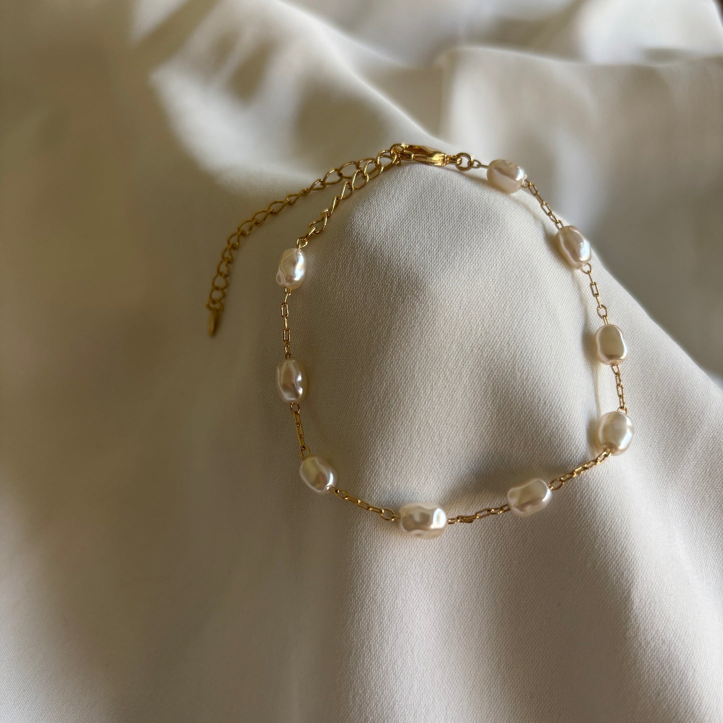 PULSERA PEROLÁ - BAÑADO EN ORO