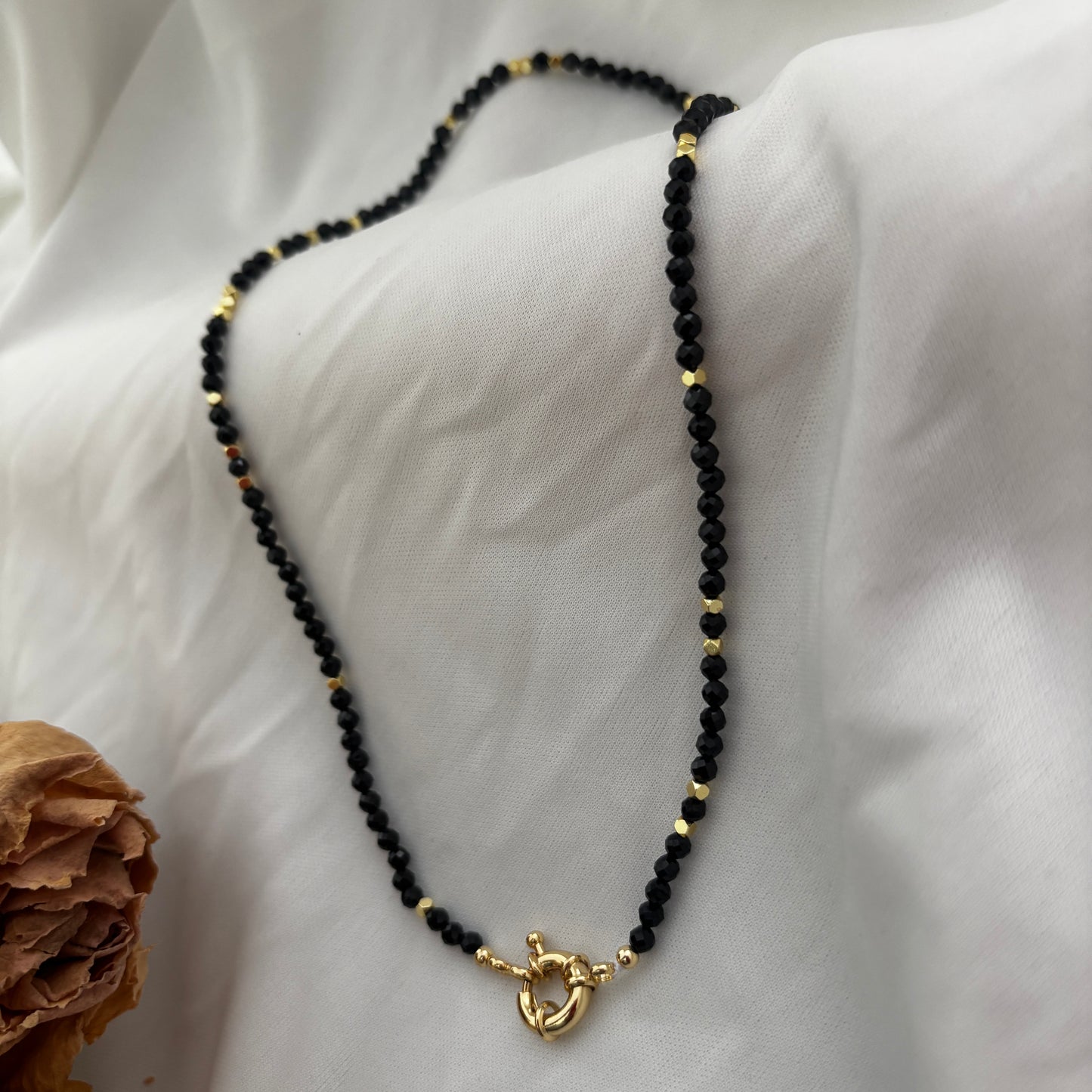 COLLAR ONIX - BAÑADO EN ORO