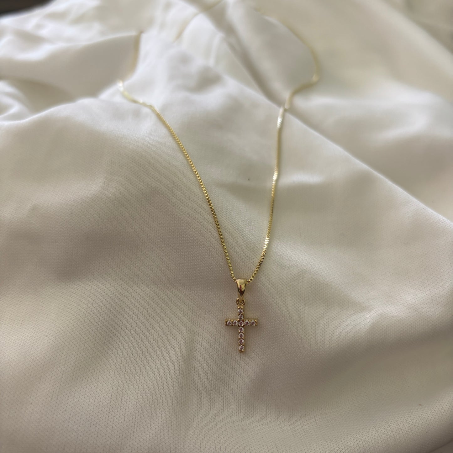 COLLAR CRUZ - BAÑADO EN ORO