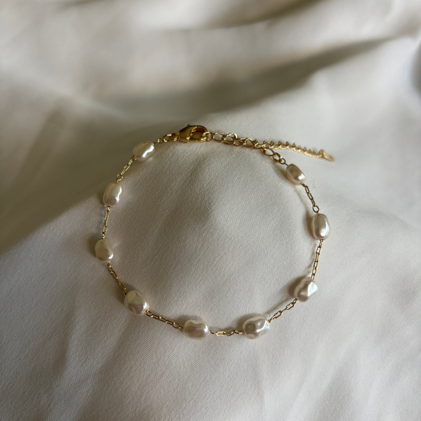 PULSERA PEROLÁ - BAÑADO EN ORO