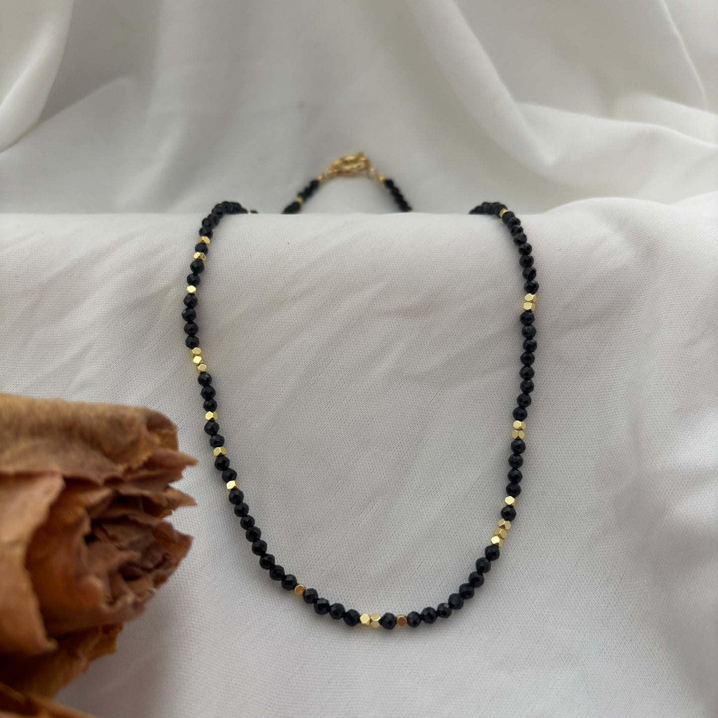 COLLAR ONIX - BAÑADO EN ORO
