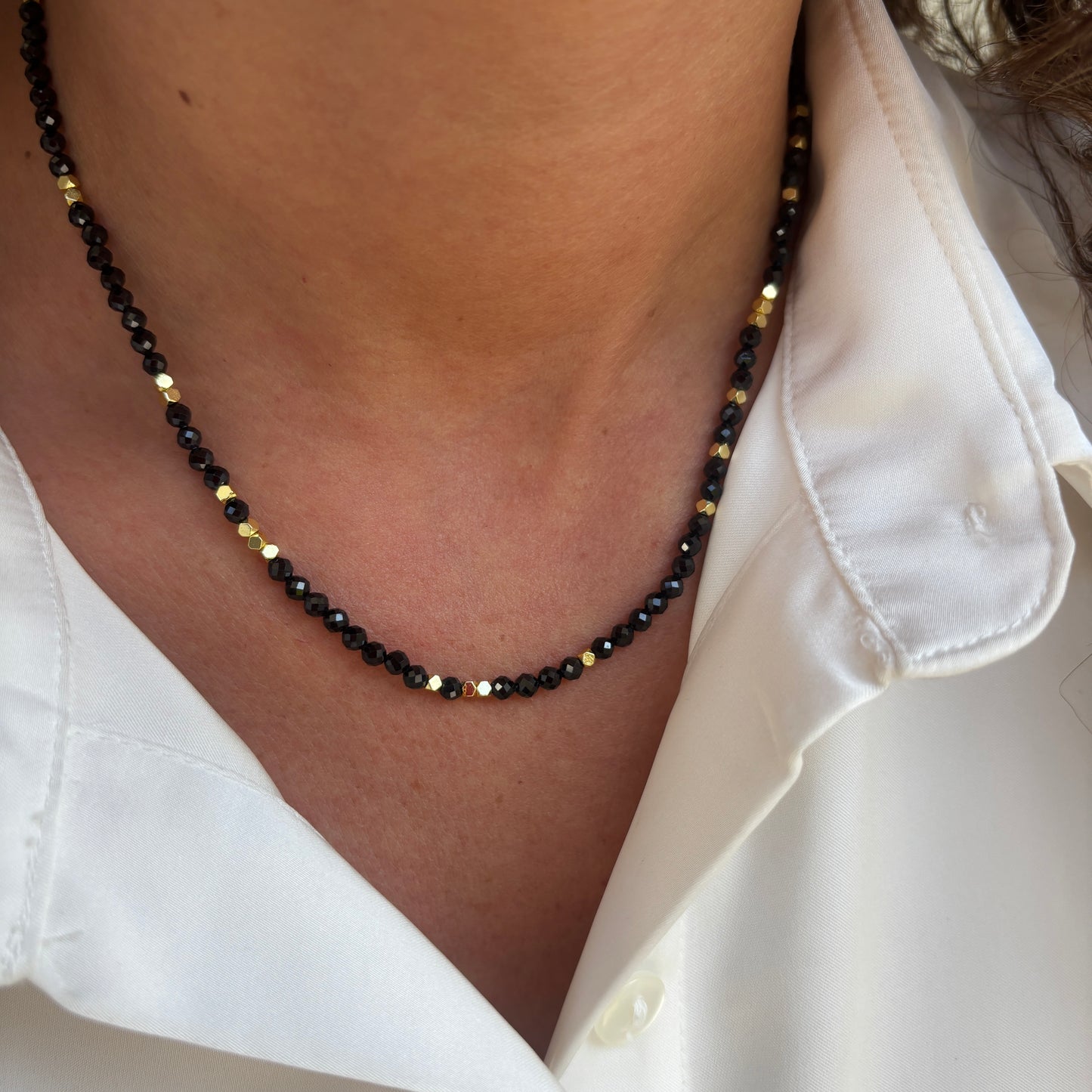 COLLAR ONIX - BAÑADO EN ORO