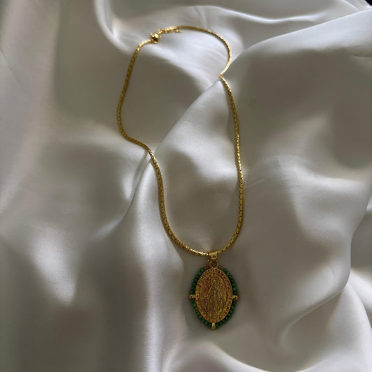 COLLAR VIRGEN DE LOS RAYOS - BAÑADO EN ORO