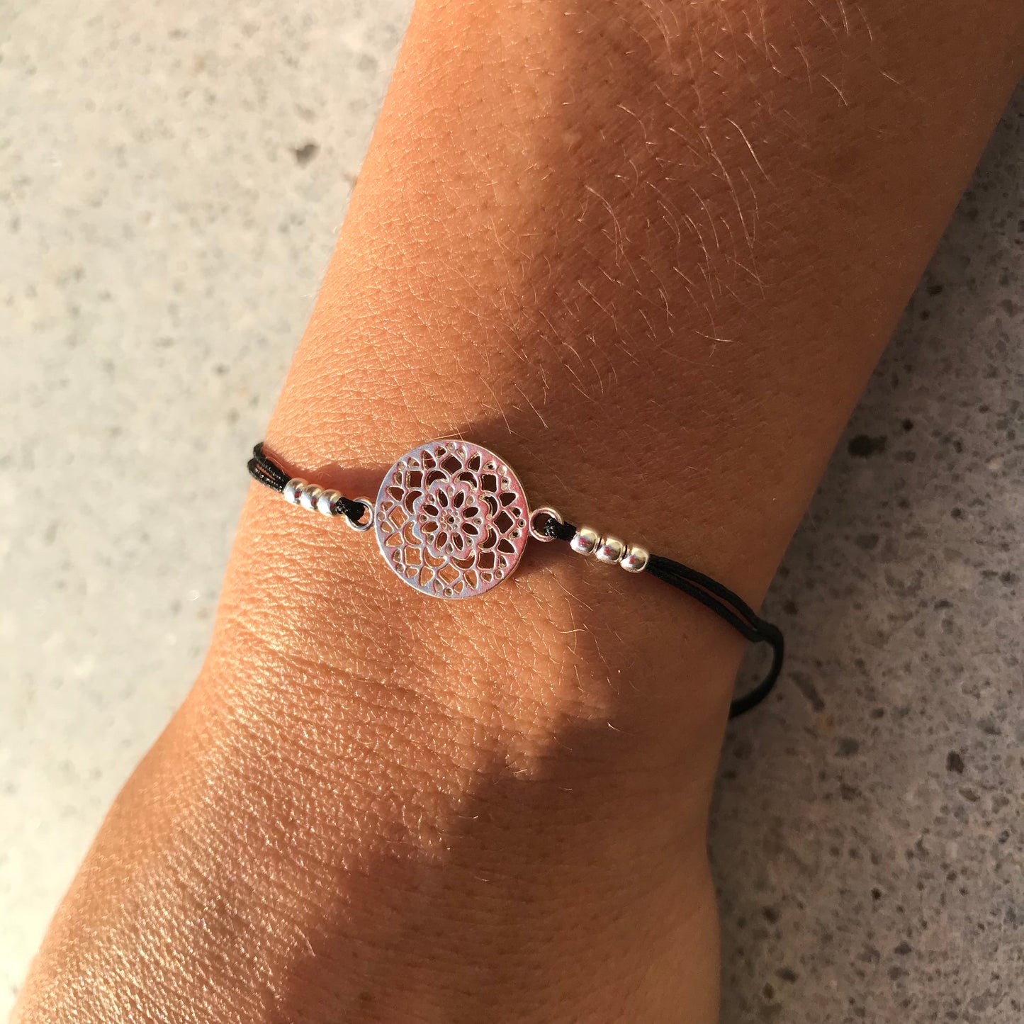 PULSERA HILO MANDALA  - PLATA